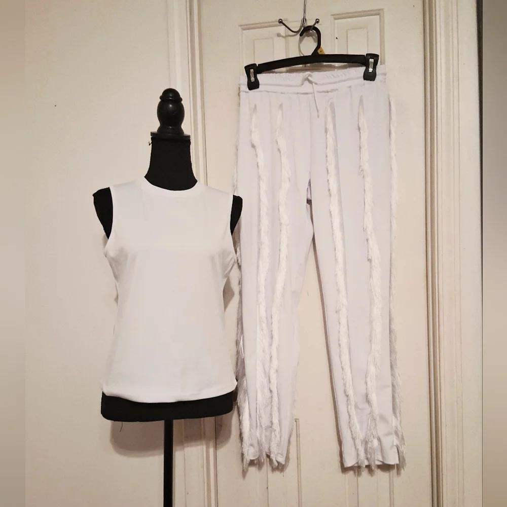 Elegant White Women's Fringe Pants & Top Set - Picture 5 of 6